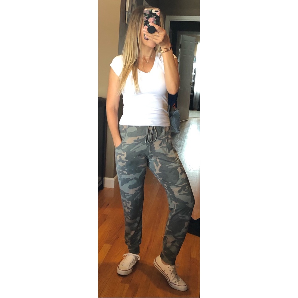 ONE LEFT! Light weight camo pants - Picture 3 of 6